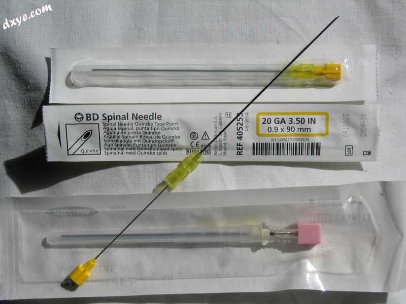 Spinal needles used in lumbar puncture..jpg