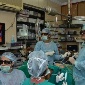 一种新的技术在3D腹​​腔镜子宫手术的应用