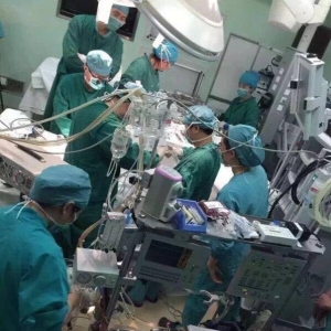 解放军总医院完成机器人辅助肾癌合并癌栓根治术